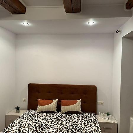 Iazi Apartament Brasov Exterior photo